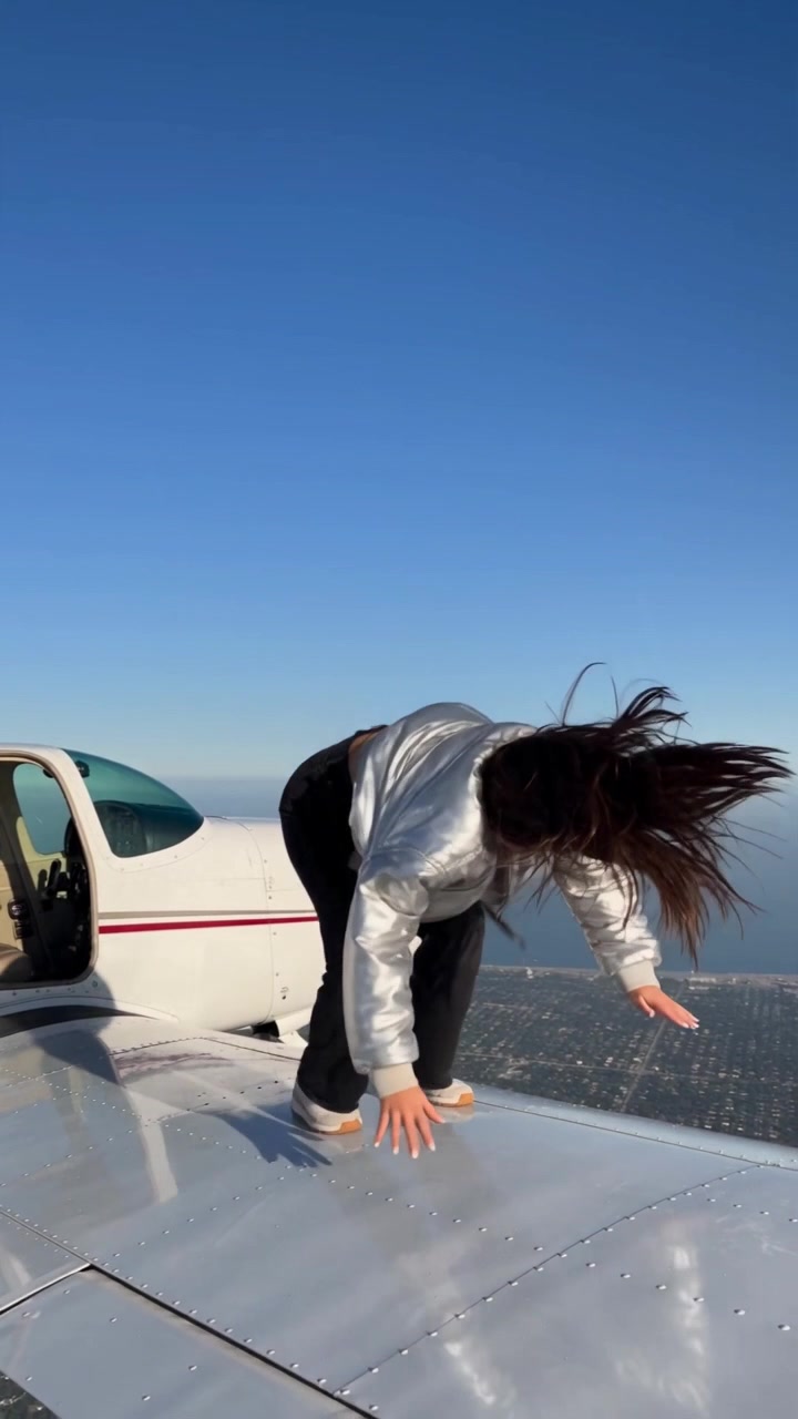 wing walking video final wave frame